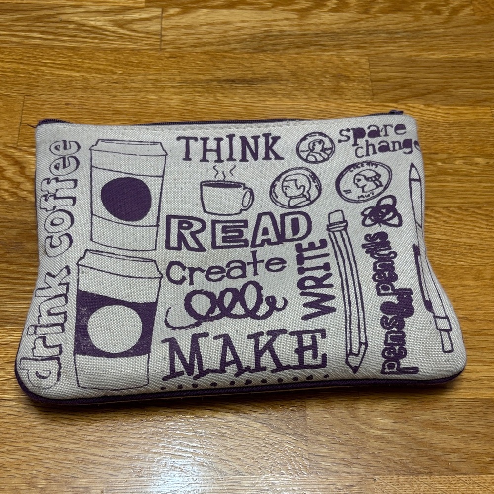 Zippered pouch with Purple Creative Print